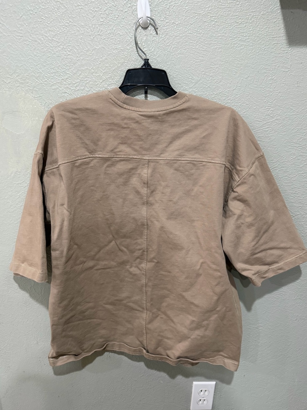 Gymshark Beige Crewneck Short Sleeve Shirt Size M Mens 100% Cotton EUC - Picture 3 of 4
